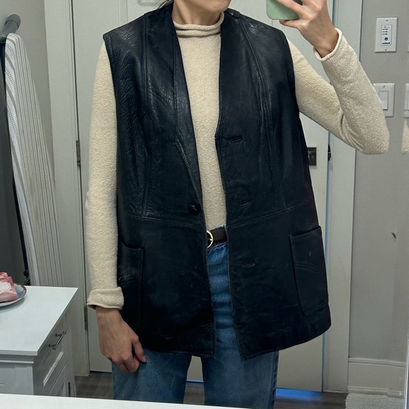 [SOLD] Vintage black leather vest jacket - Picture 3 of 10